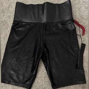 Carbon38 High Rise Biker Short in Takara Shine